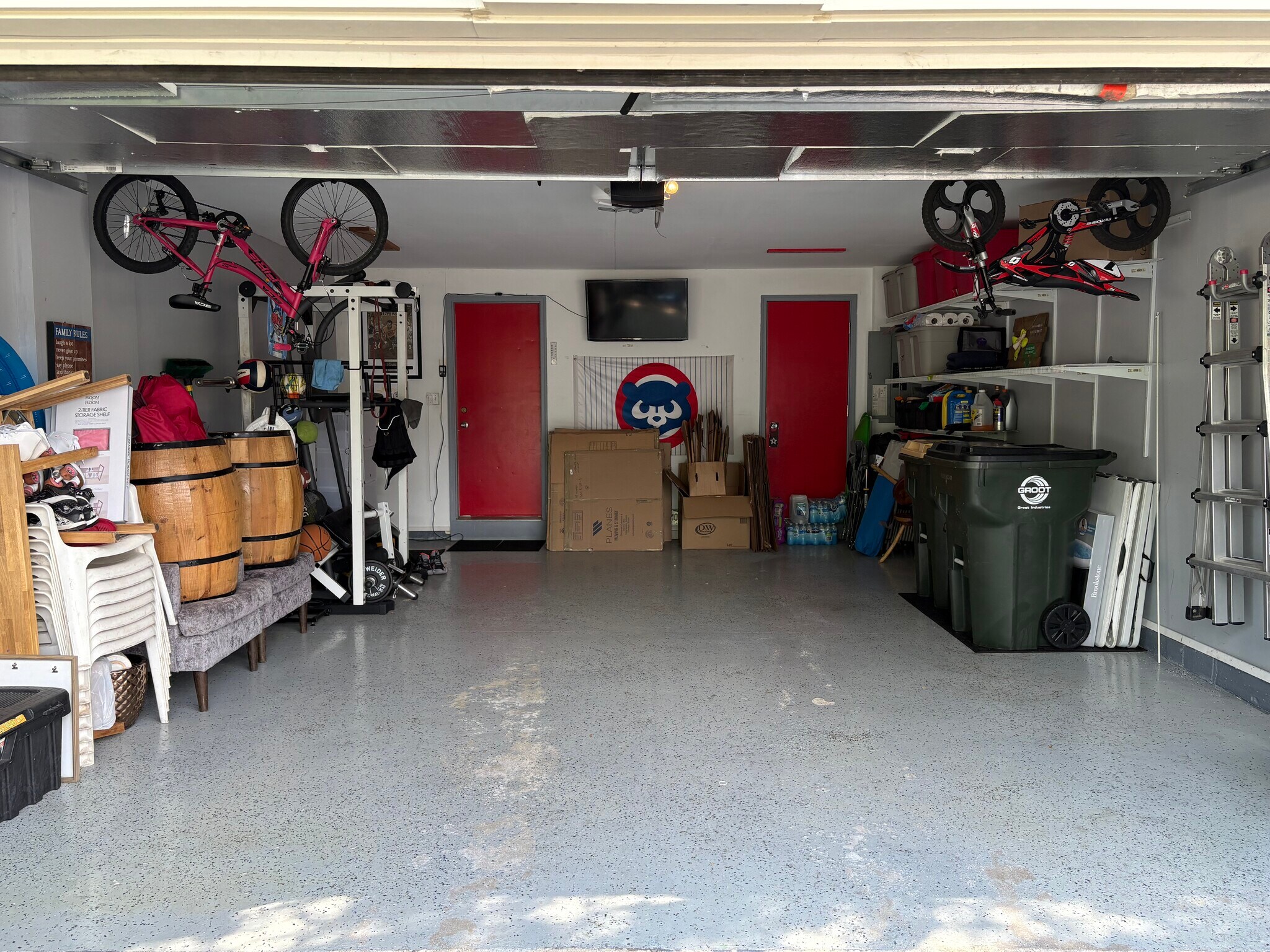 2 car garage - 536 W Kristina Ln