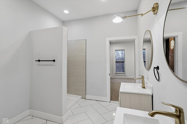 Building Photo - 1232 Keystone Ave