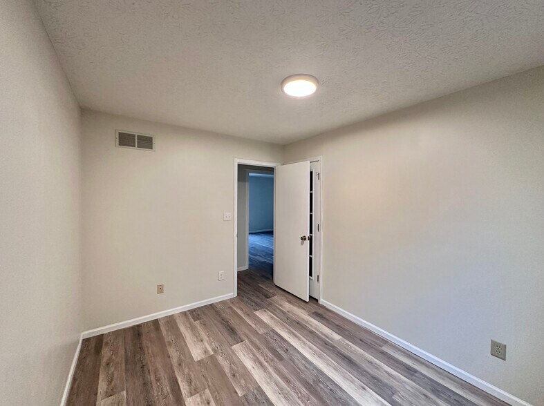 Building Photo - 263 Sumption Dr