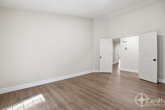 Building Photo - 2348 NW 45th Ave