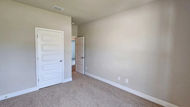 Building Photo - 10532 S Redland St