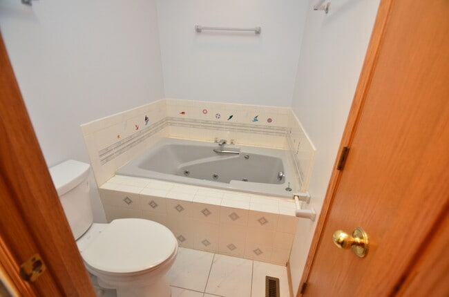 Building Photo - 1239 Wood Creek Bend