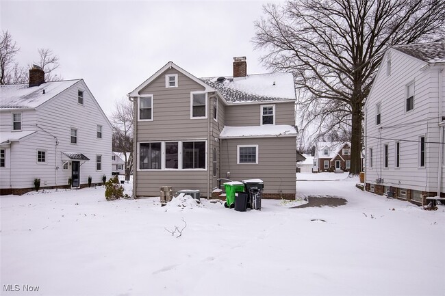 Building Photo - 1718 Maywood Rd