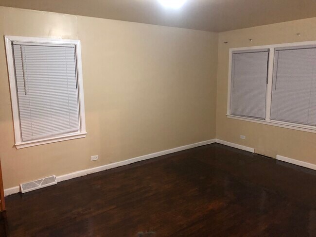 Dining Room - 14451 Union Ave