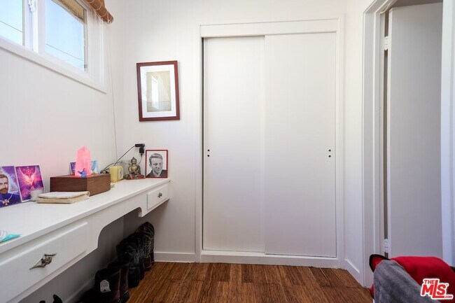 Building Photo - 5615 Wenlock St