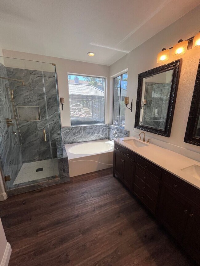 Building Photo - 4 BEDROOM TROPICAL OASIS IN W. ROSEVILLE W...