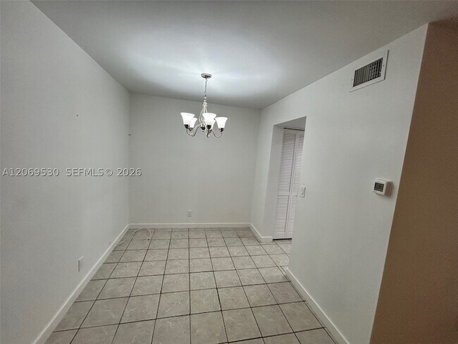 Building Photo - 815 SW 30th St