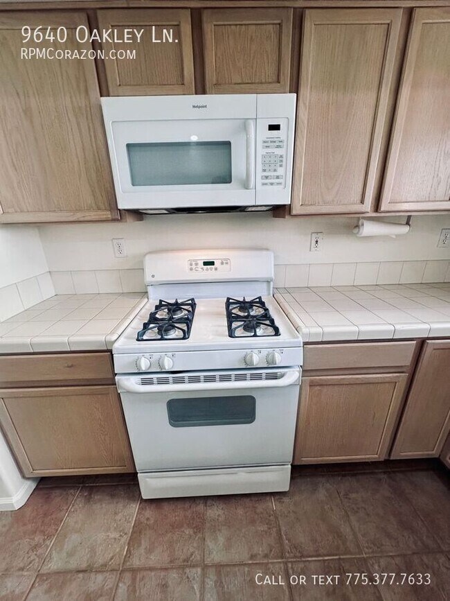 Building Photo - 9640 Oakley Ln