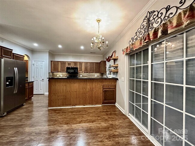 Building Photo - 1913 Thorn Crest Dr