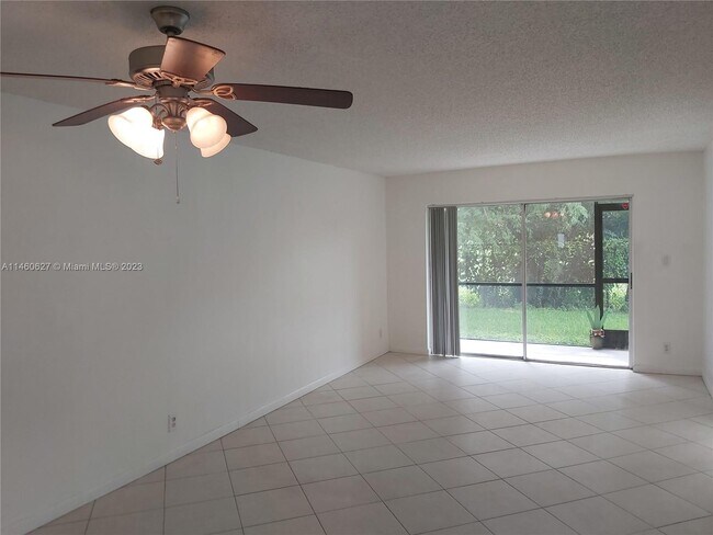 Building Photo - 8060 Fairview Dr