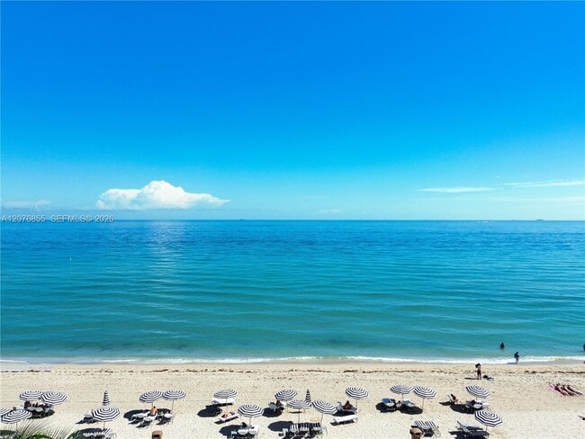 Building Photo - 17001 Collins Ave