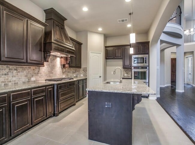 Building Photo - 6812 Humboldt Pl