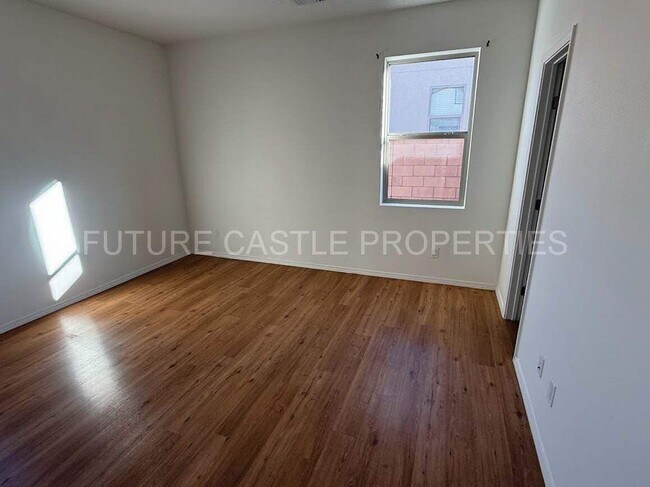 Building Photo - 4766 Grizzly Peak Rd NE