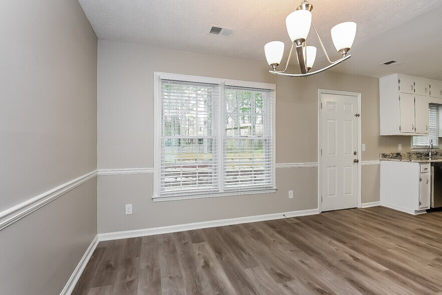 Building Photo - 1220 Izod Ct