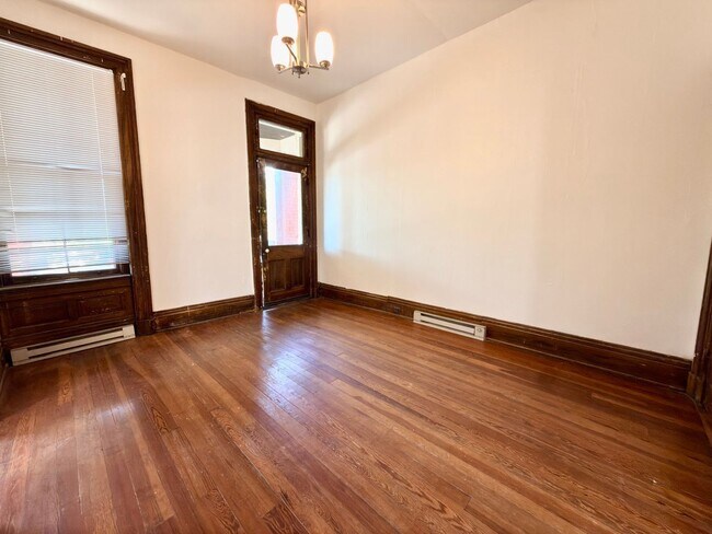 Building Photo - 102 W Clifton Ave