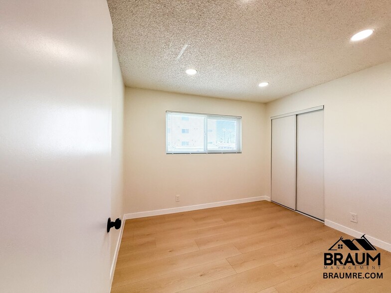 Building Photo - 14801 Delano St