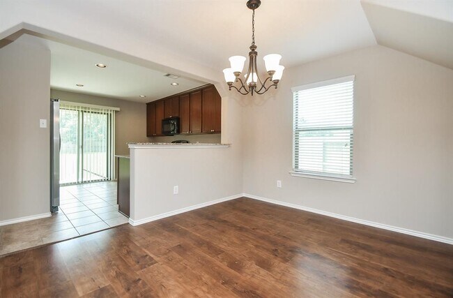 Building Photo - 1646 Perennial Ln
