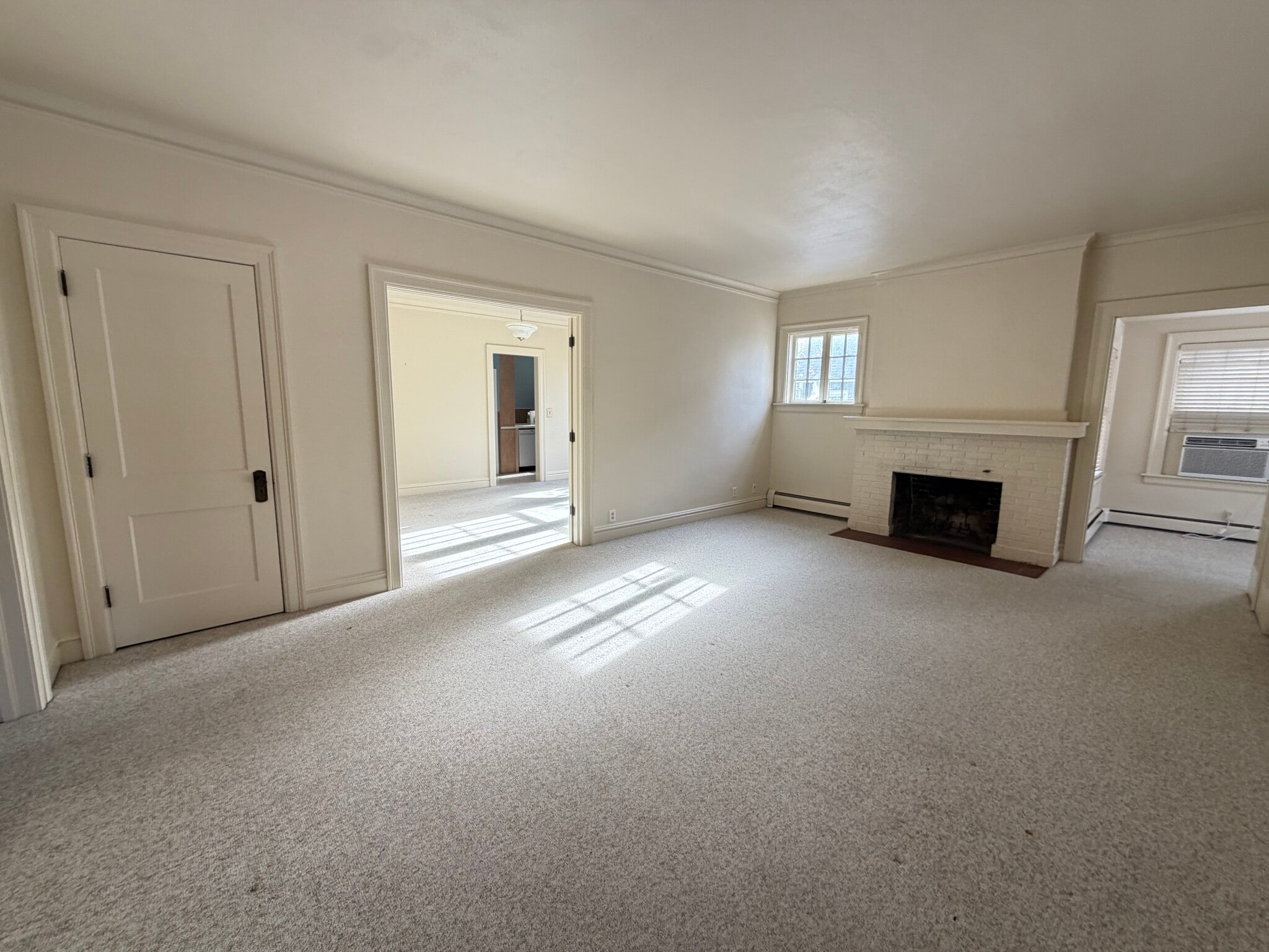 Building Photo - 1155 N Cherry St