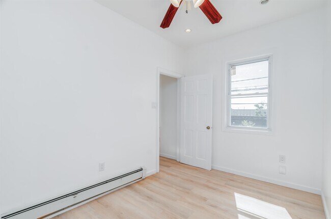 Building Photo - 147 Ave E