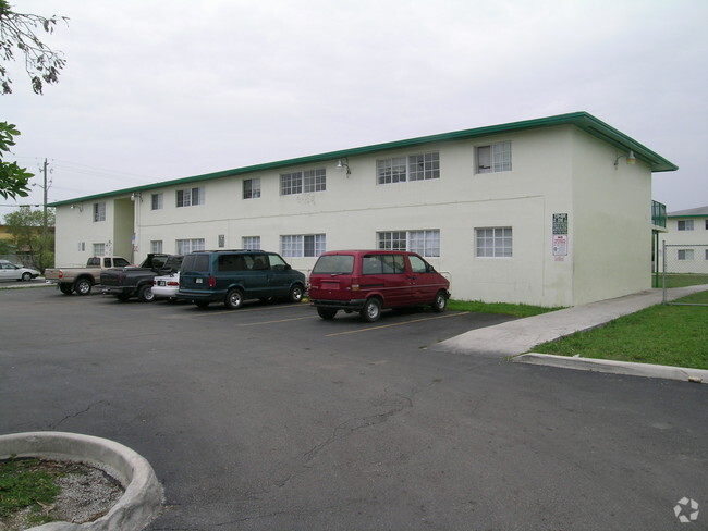 Building Photo - Homestead Gardens II