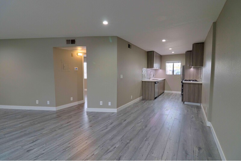 Building Photo - 11040 Hesby St