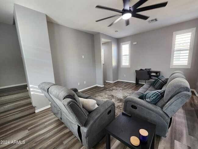 Building Photo - 1822 N 77th Glen