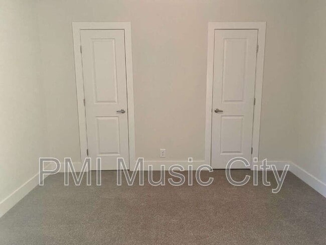 Building Photo - 2126B Burns St