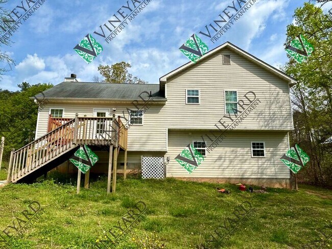 Building Photo - 19 Oak Grove Ln NW