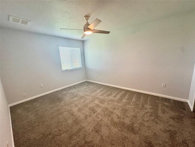 Building Photo - 372 Kingfisher Ln
