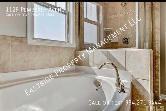 Building Photo - 1129 Pemberly Ave