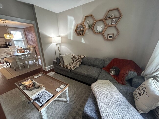 Building Photo - Now Leasing - Beautiful 3-bedroom, 1.5-bat...