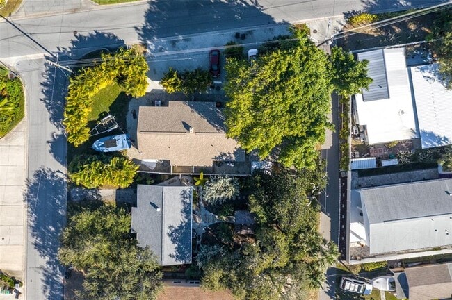Building Photo - 201 8th Ave N