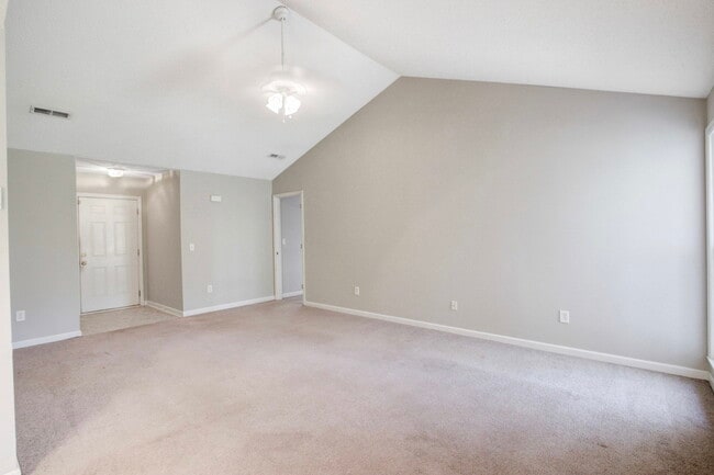 Building Photo - 1860 Piper Dr