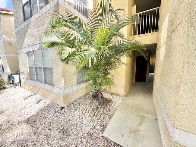 Building Photo - 643 Vista Isles Dr