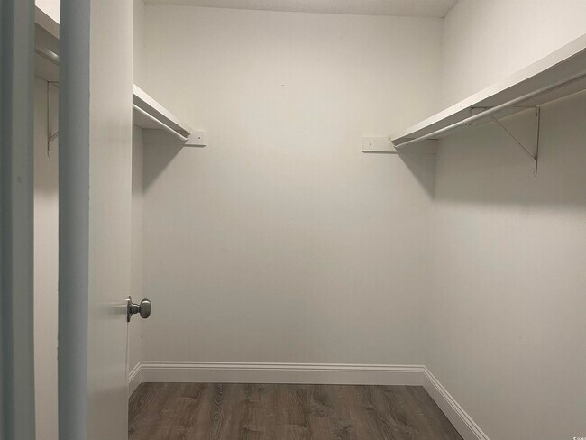 Building Photo - 6638 Greenslake Point