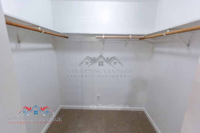 Building Photo - 1928 N Kachina