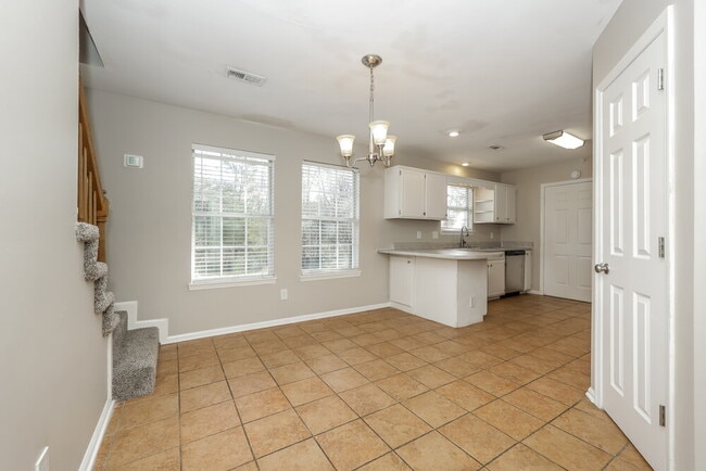 Building Photo - 141 Bill Stewart Blvd