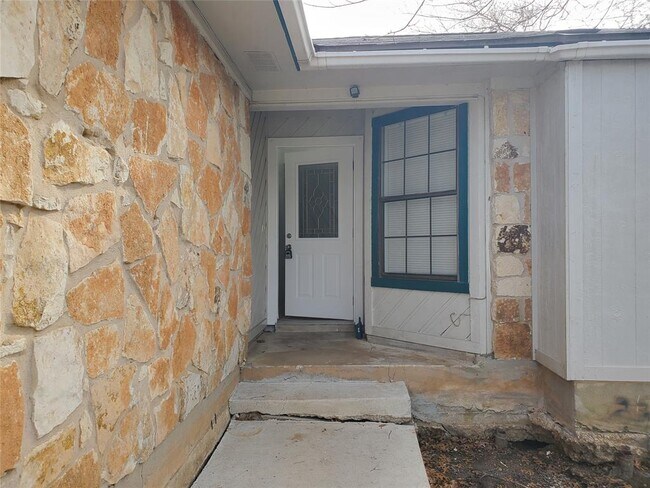 Building Photo - 907 Fairway Green Cove