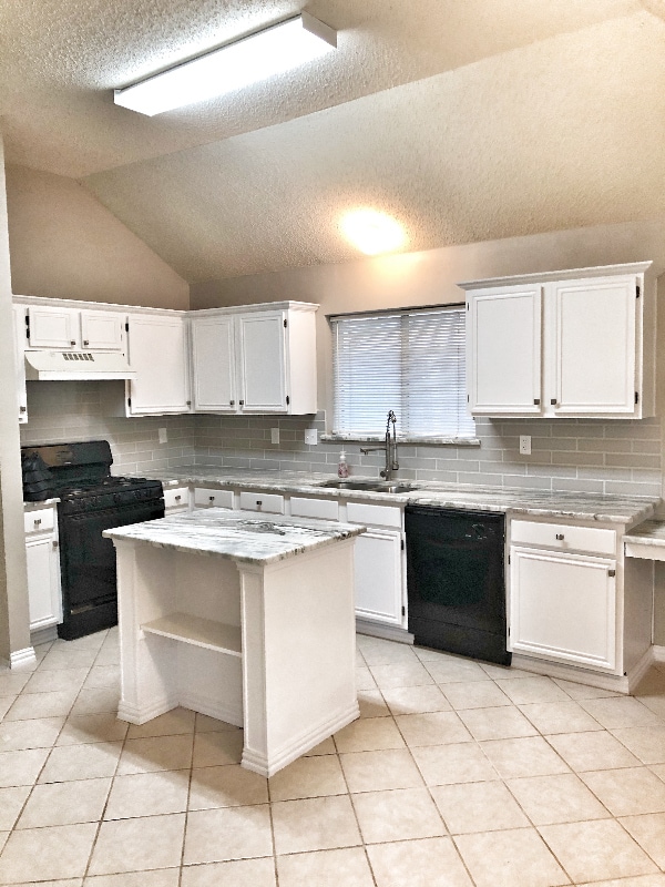 Building Photo - 2202 Bowie Ln