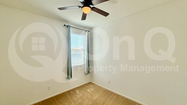 Building Photo - 5215 S 18th Pl