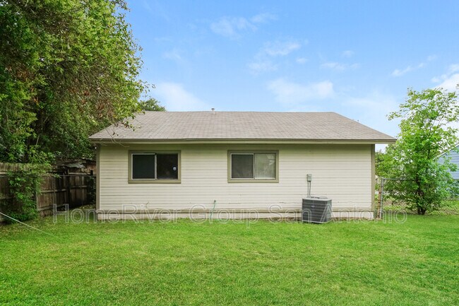 Building Photo - 5455 Port Townsend Dr