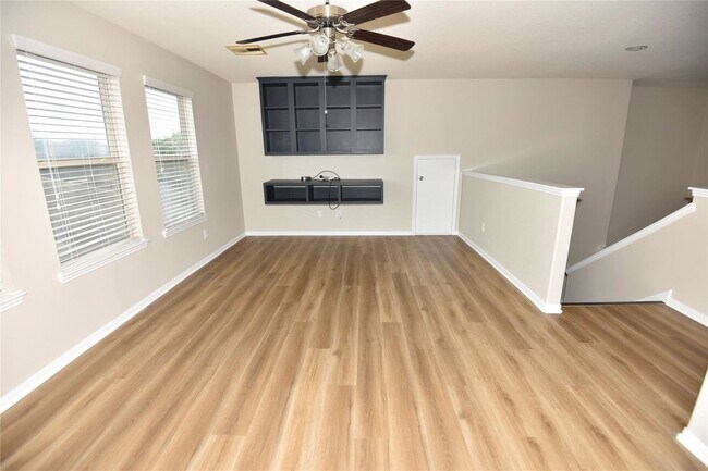 Building Photo - 9944 Western Ridge Way