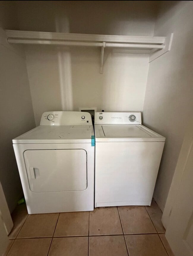 Building Photo - 1208 S Diplomat Dr