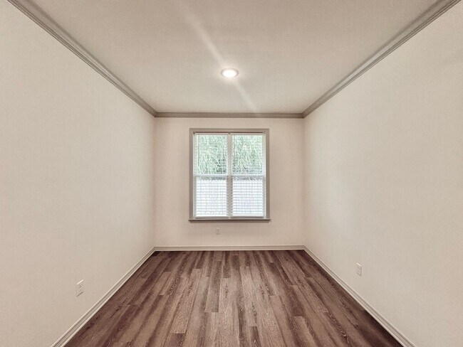 Building Photo - Coming Soon: 3 Bedroom 2 Bath Home in Tyler!