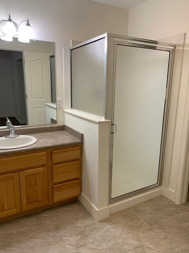Master bath - 2260 Cumorah Way