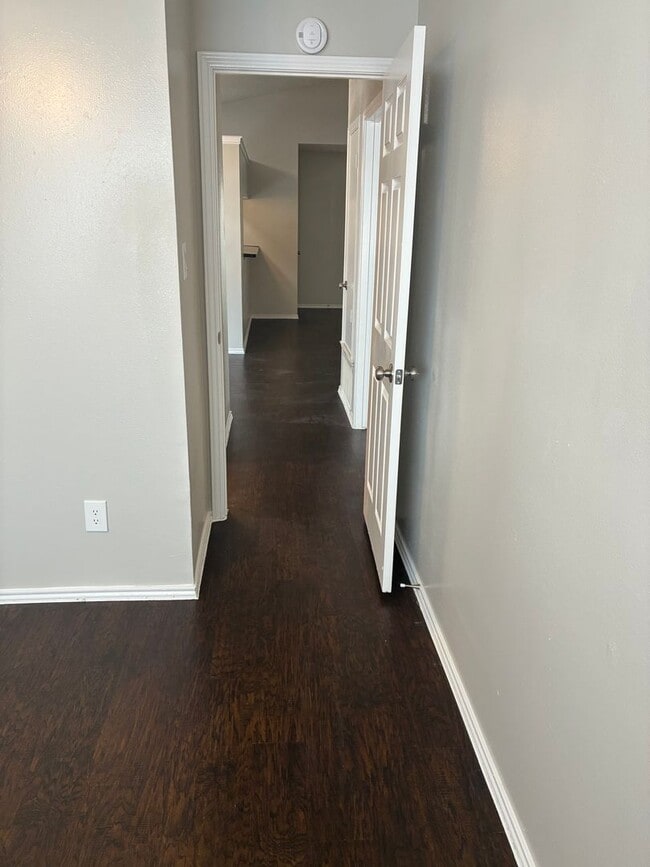 Building Photo - December Move In