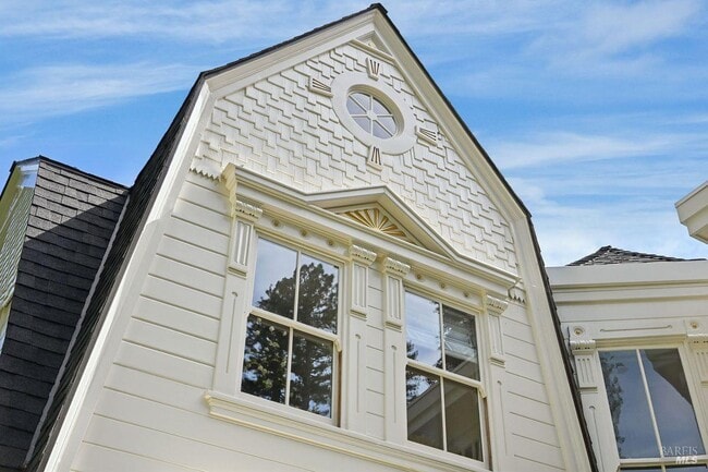 Building Photo - 276 Beach Rd