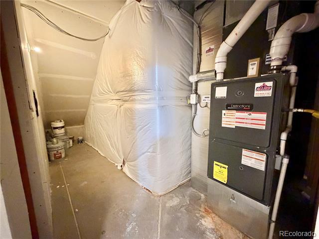 Building Photo - 25562 E 5th Pl