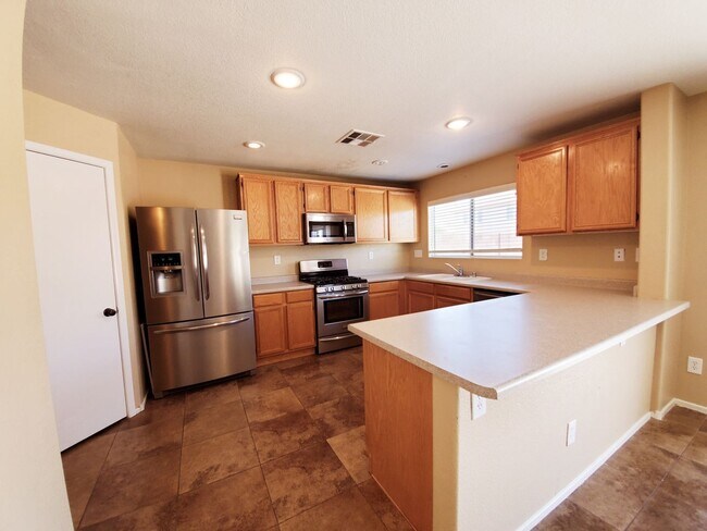 Building Photo - ACCEPTS SECTION 8 - BEAUTIFUL MUST SEE 3BD/2BA IN SOUTHWEST