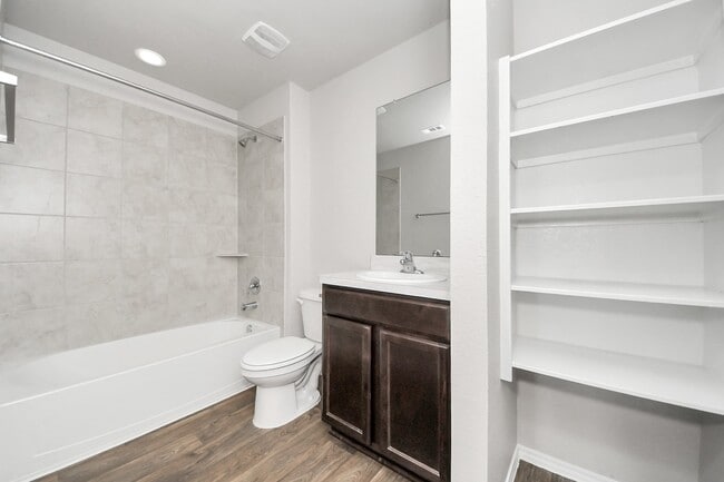 Building Photo - 16916 Rich Pines Dr